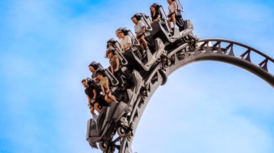 Una foto de la montaña rusa Batman Gotham City Escape