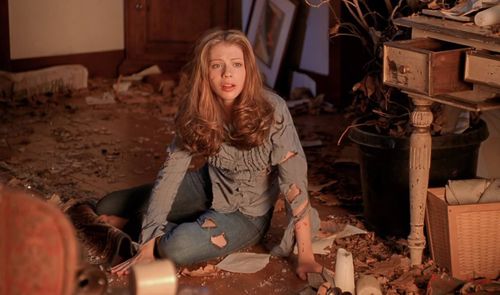 Una escena de Buffy Cazavampiros temporada 7
