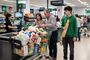Cola del Mercadona para pagar en caja