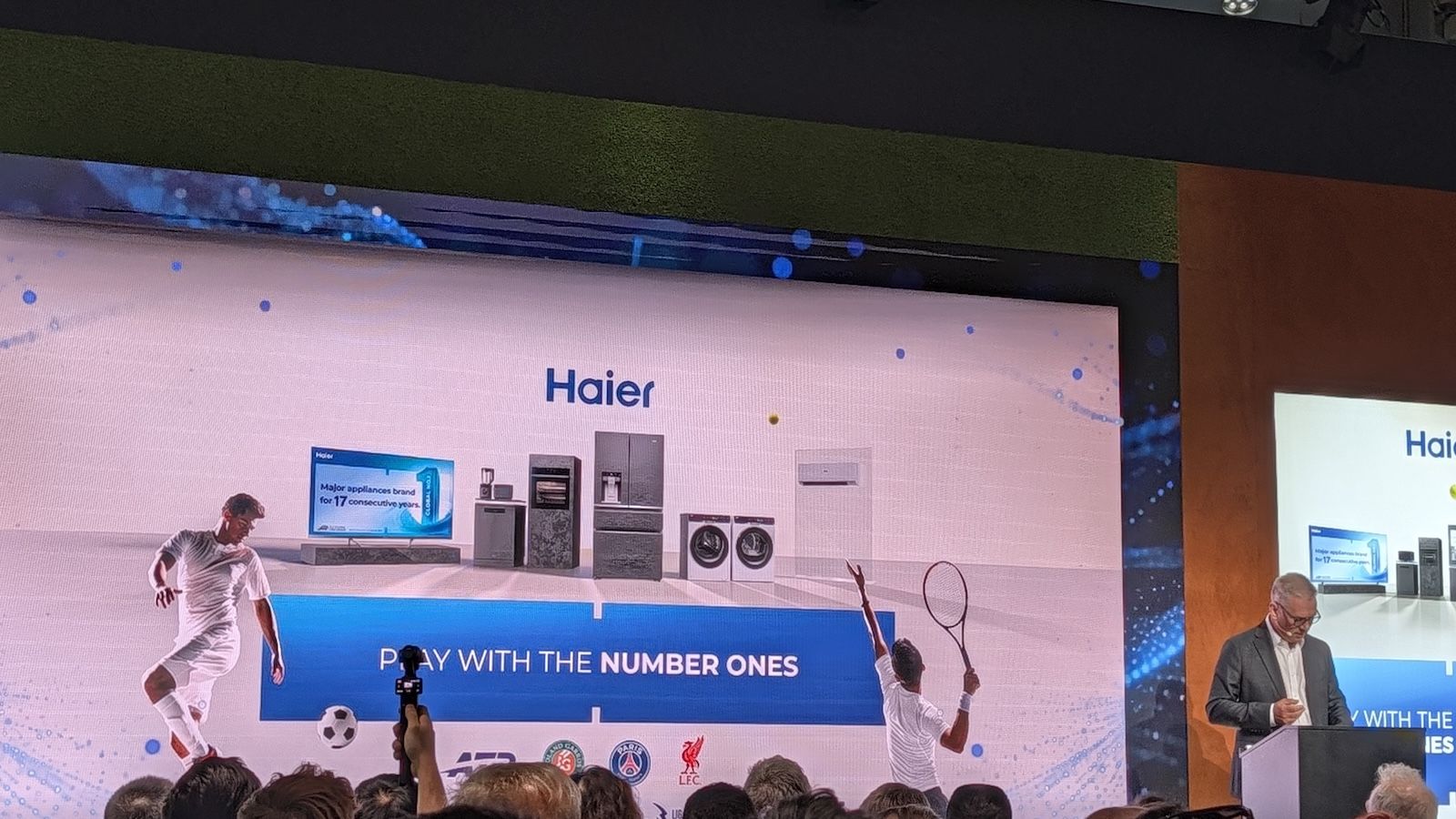 Haier metió una cámara adentro del lavarropas y ya piensa en robots para tu casa