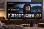 Interfaz de la aplicación RTVE Play en un televisor de salón con contenidos del Festival de San Sebastián.