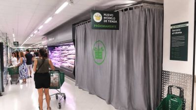 Mercadona comienza a transformar sus supermercados para competir con Lidl: quitan la pescadería y unas misteriosas cortinas ocultan más cambios