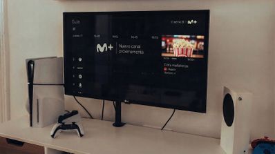 Una Smart TV con la interfaz de Movistar Plus