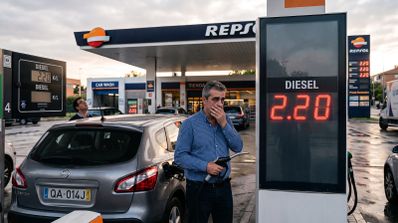 Gasolinera mostrando la subida del precio del diesel