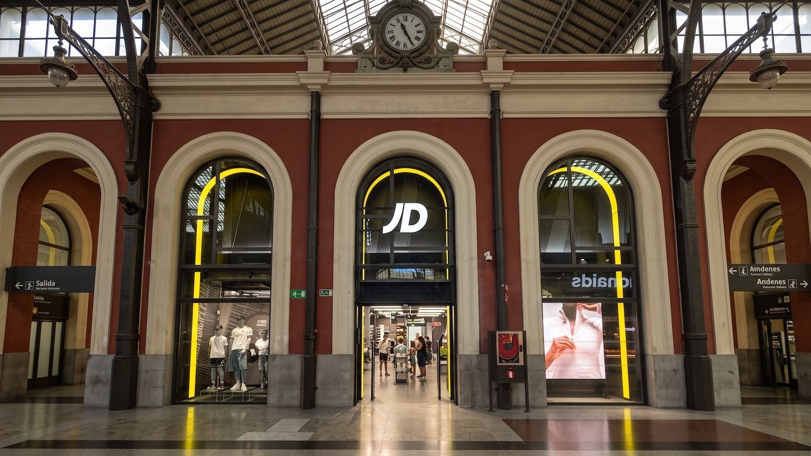 Tienda JD de Príncipe Pío