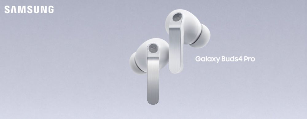 Auriculares inalámbricos Samsung Galaxy Buds4 Pro de color blanco sobre fondo gris claro.