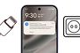 Notificación de Advanced Protection en la pantalla de bloqueo de un smartphone Android solicitando desbloqueo para permitir la conexión USB.