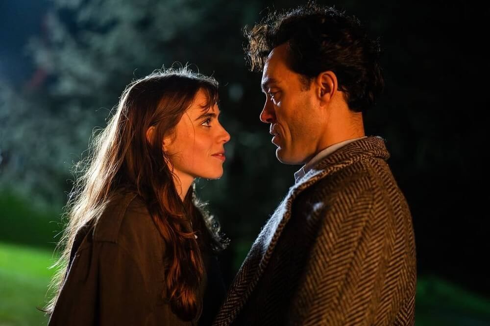 Bella y Rupert en una escena de Rivales