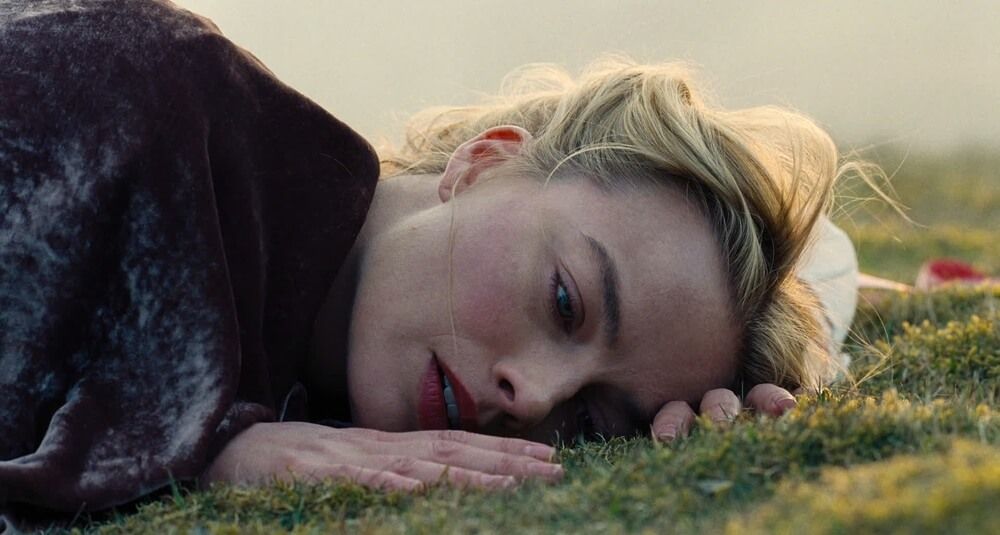 Margot Robbie en Cumbres borrascosas