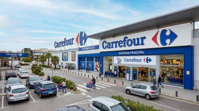 Carrefour vende 3 hipermercados en España, pero no cierran: qué cambia para los clientes