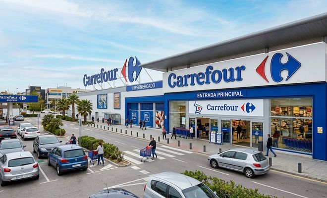 Entrada a un Carrefour