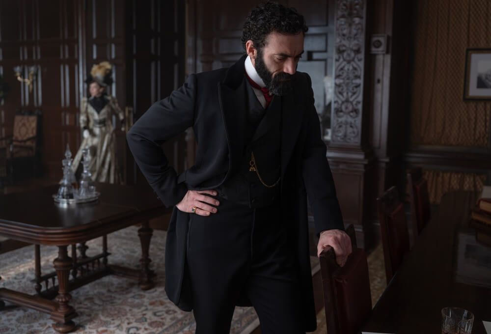 Morgan Spector en un episodio de La edad dorada