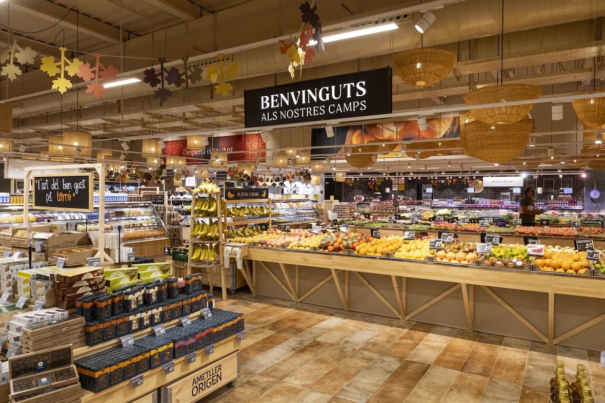 Interior de un supermercado Ametller Origen