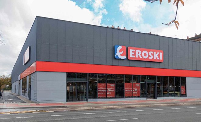 Fachada de una tienda Eroski