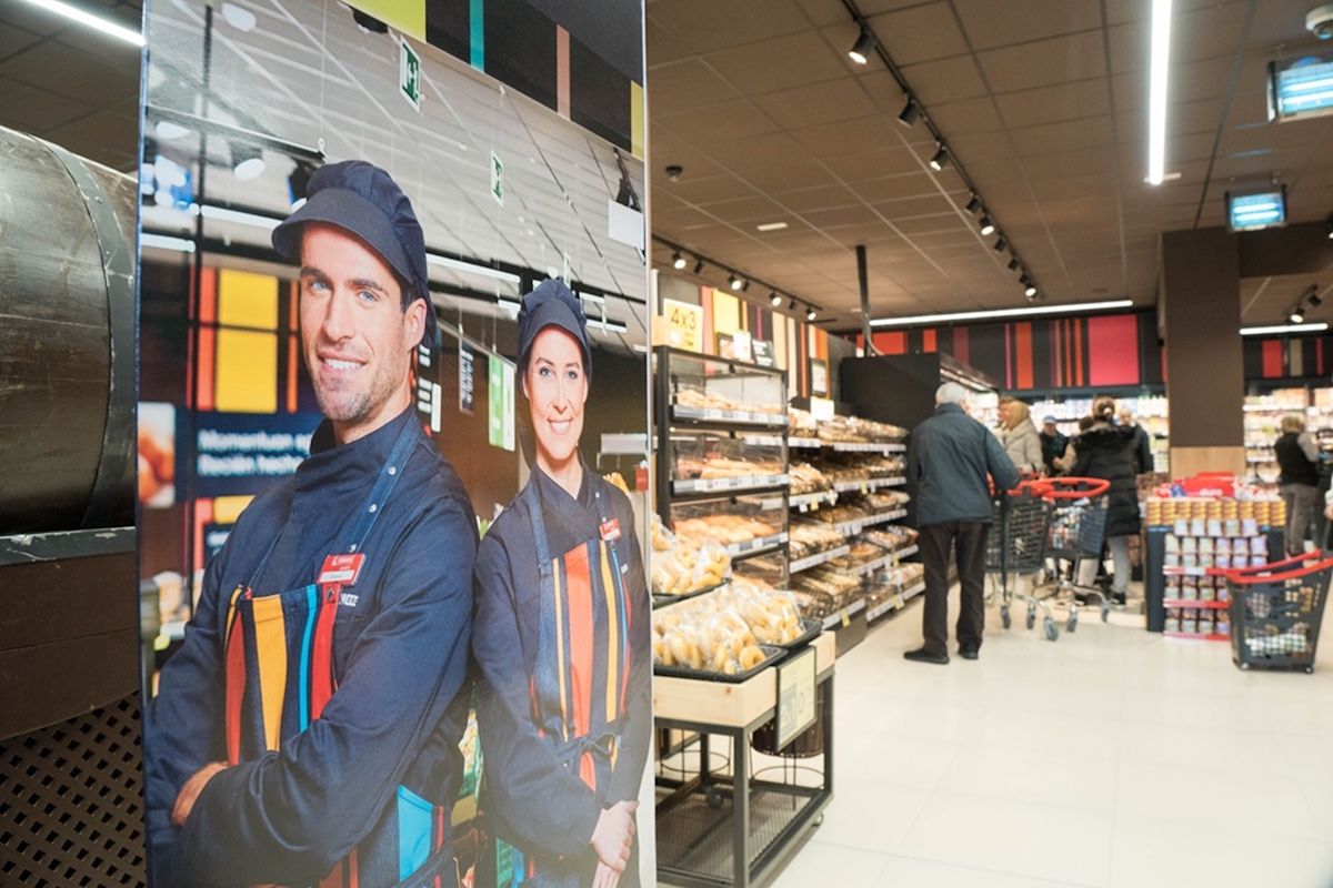 Interior de una tienda Eroski