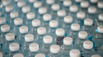 ¿Tendrás que pagar 10 céntimos más por cada envase en Mercadona si llega noviembre y no hay máquinas de reciclaje instaladas?