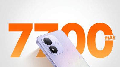 Parte superior trasera de un teléfono móvil color lavanda con dos lentes de cámara sobre fondo con cifra 7700 mAh en naranja.