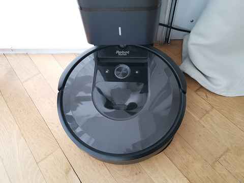 Una Roomba por menos de 300 euros y los recambios (¡por 15!) que necesita  para que dure mucho más tiempo